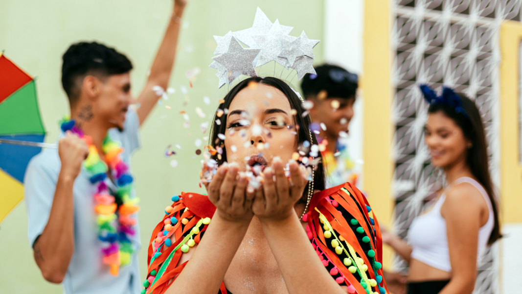 vai-pular-carnaval-crer-da-dicas-para-aproveitar-a-folia-sem-lesoes